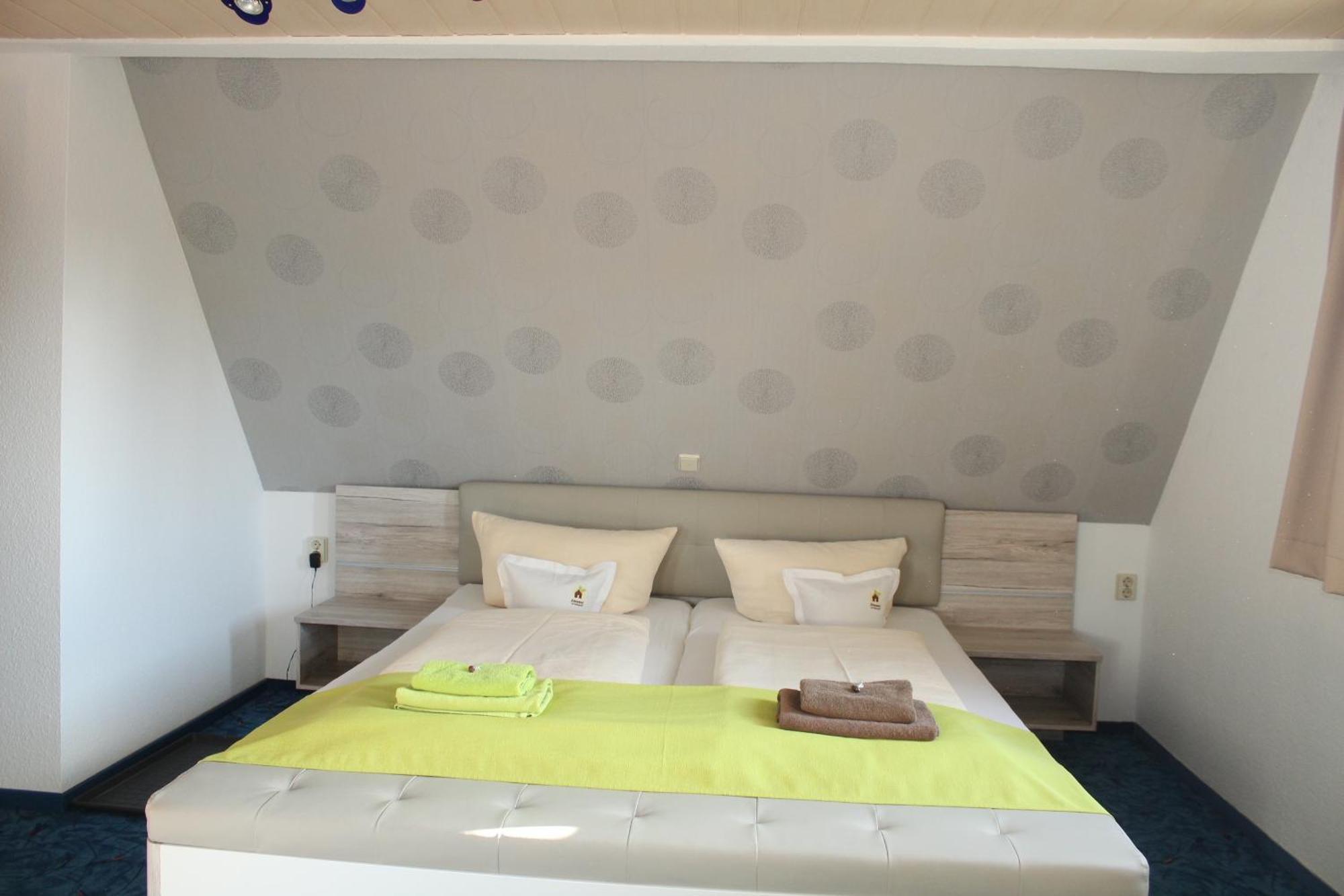 Kraeuterhotel Garni Zur Klostergrotte Nohra  Ngoại thất bức ảnh