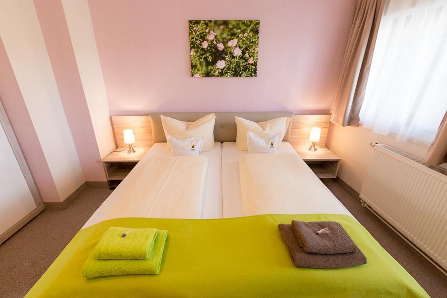 Kraeuterhotel Garni Zur Klostergrotte Nohra  Ngoại thất bức ảnh