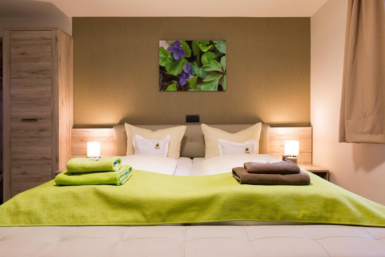 Kraeuterhotel Garni Zur Klostergrotte Nohra  Ngoại thất bức ảnh