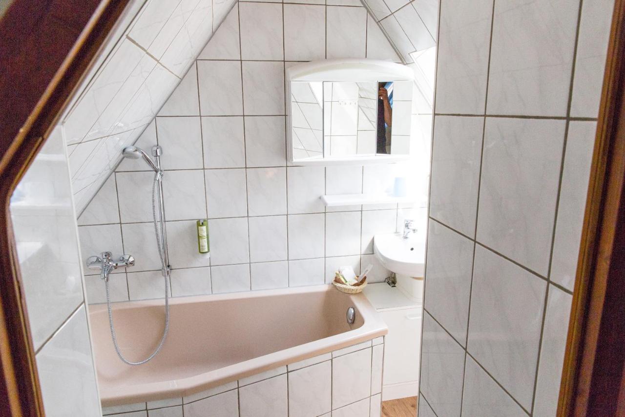Kraeuterhotel Garni Zur Klostergrotte Nohra  Ngoại thất bức ảnh