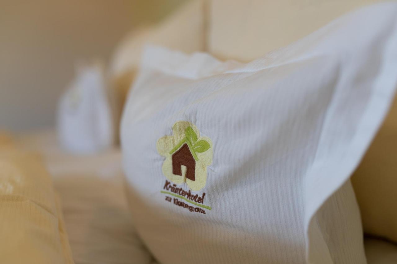 Kraeuterhotel Garni Zur Klostergrotte Nohra  Ngoại thất bức ảnh